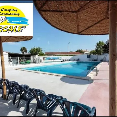 Mobil A Au L'escale Proche De Royan