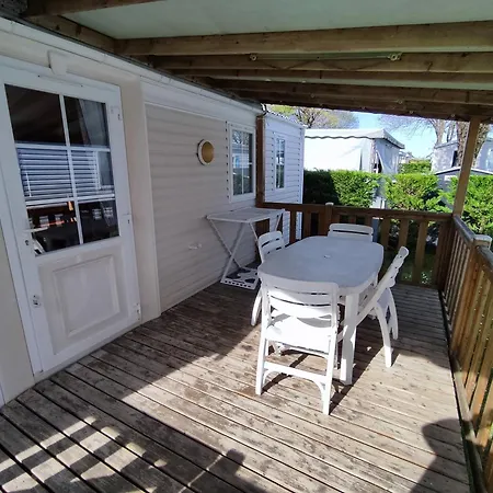 Mobil A Au L'escale Proche De Royan