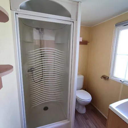 Mobil A Au L'escale Proche De Royan Kemp